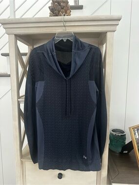 Under Armour Cowl Neck Tunic sweatshirt, no label but is size Large.